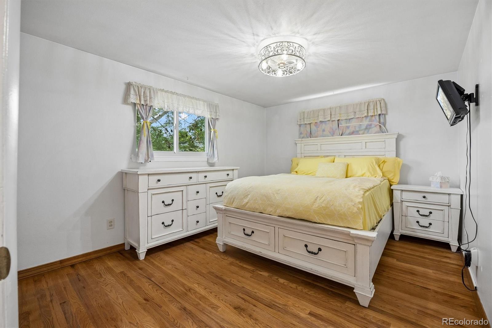 MLS Image #14 for 686  elkhart street,aurora, Colorado