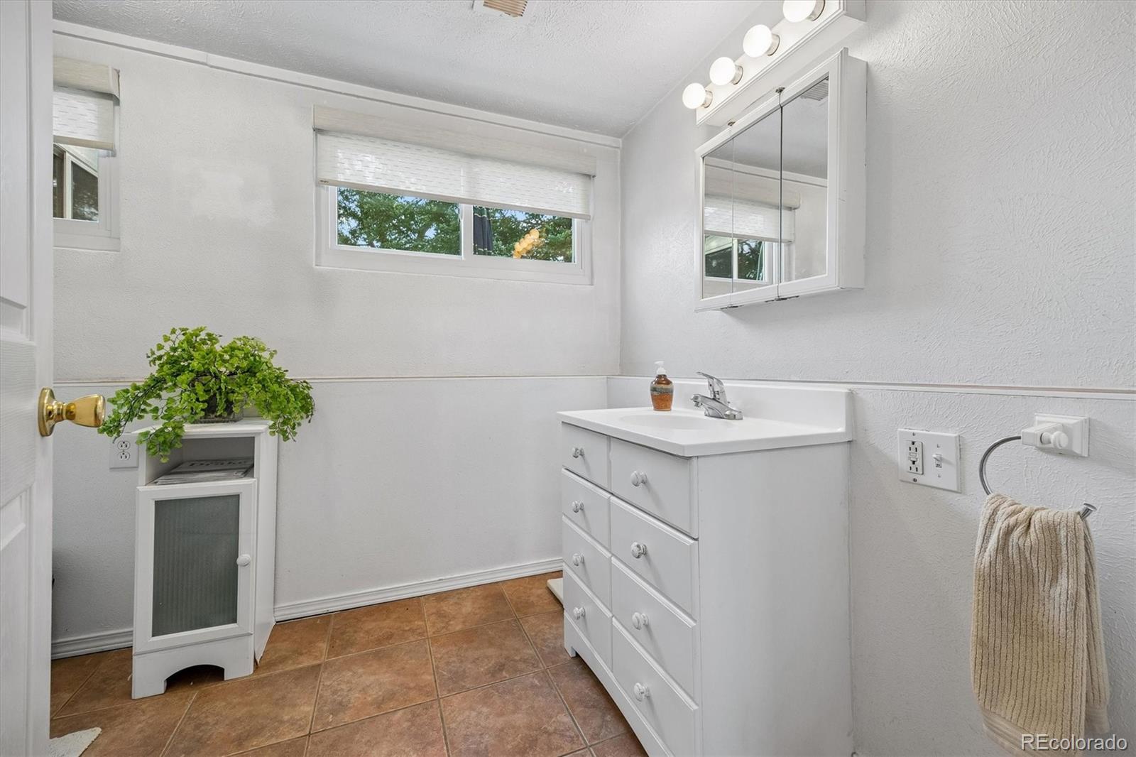 MLS Image #16 for 686  elkhart street,aurora, Colorado