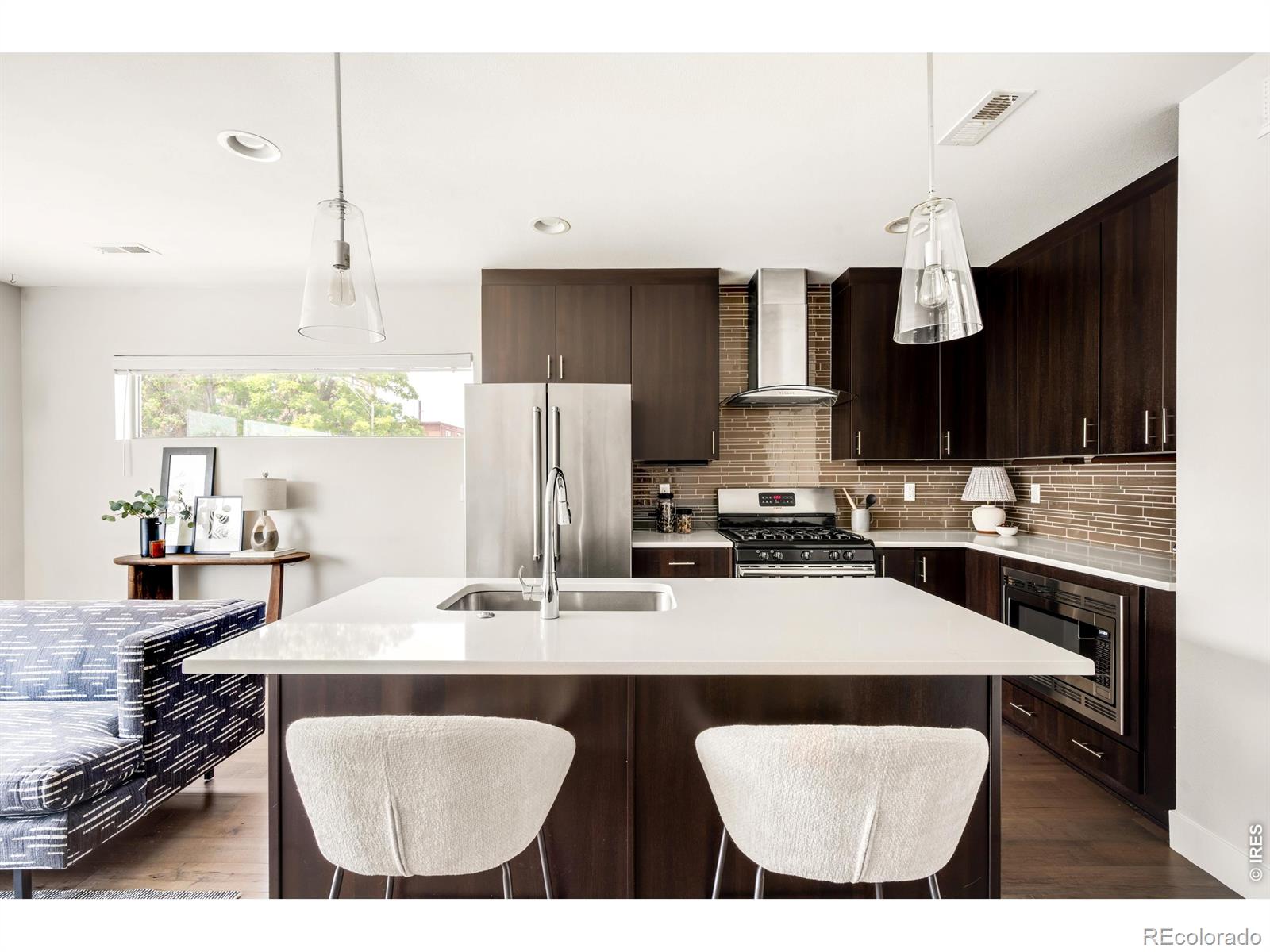 MLS Image #2 for 28 s lincoln street,denver, Colorado