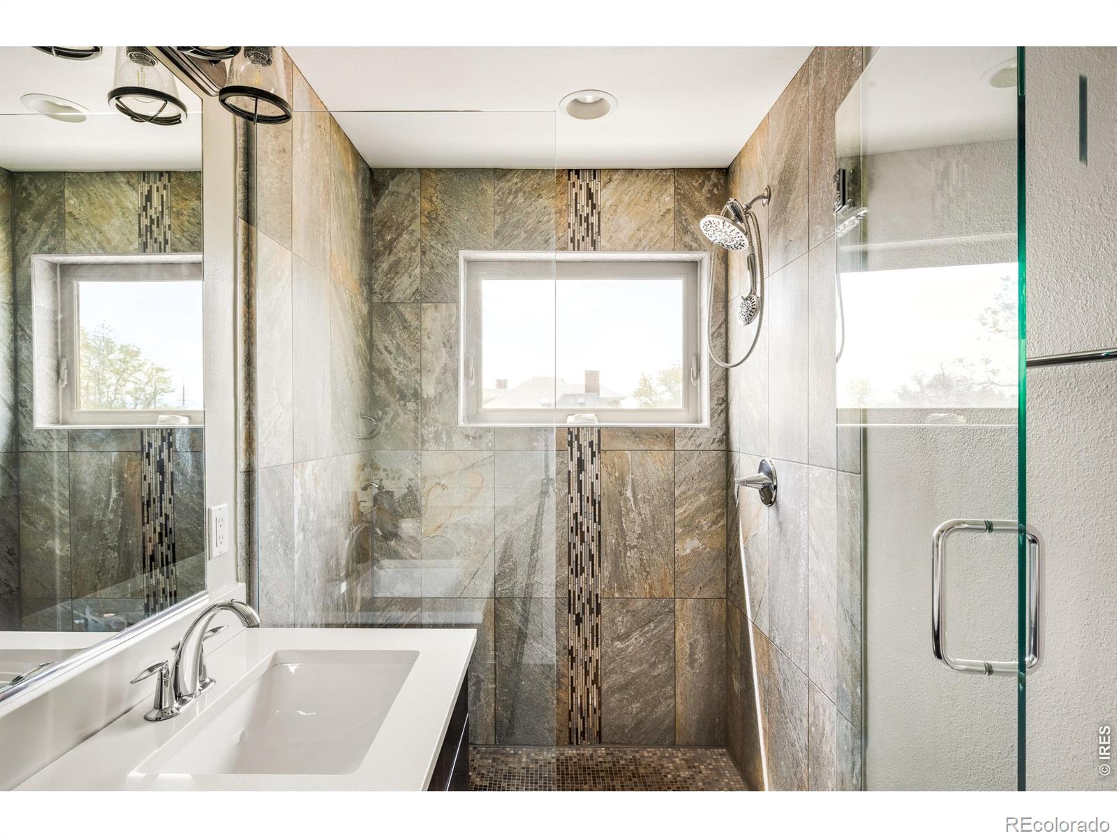 MLS Image #20 for 28 s lincoln street,denver, Colorado