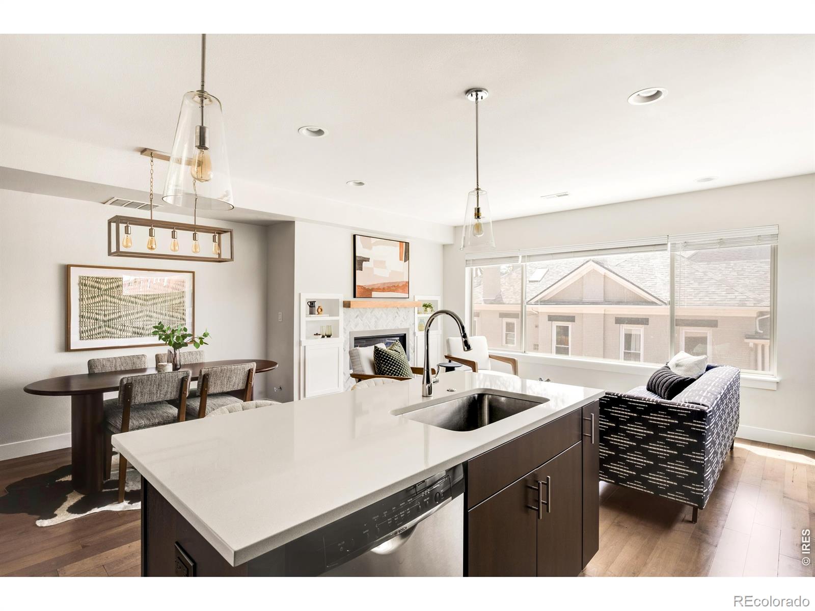 MLS Image #5 for 28 s lincoln street,denver, Colorado