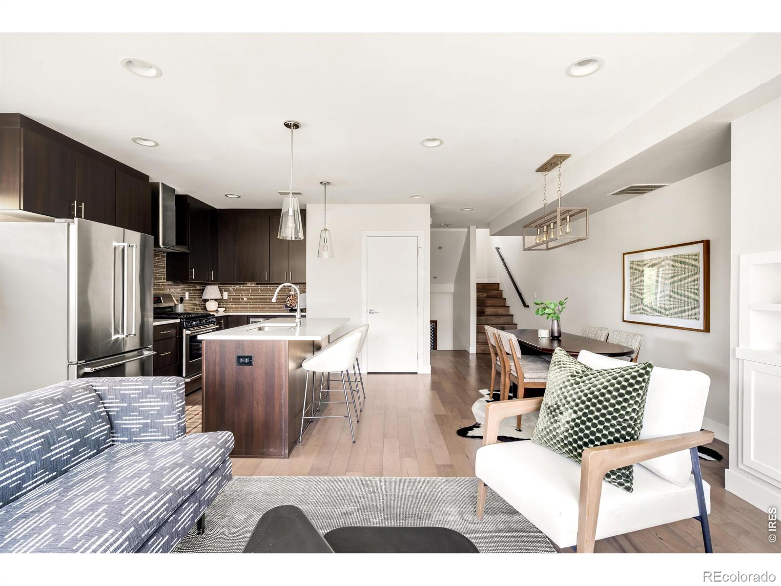 MLS Image #9 for 28 s lincoln street,denver, Colorado