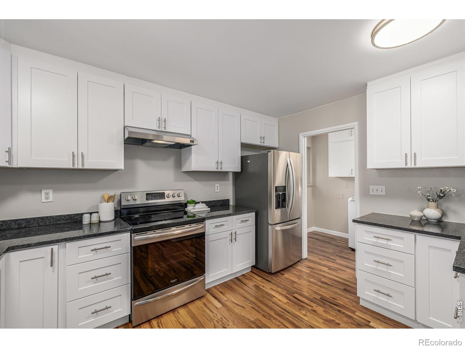 MLS Image #10 for 2540 s jasmine street,denver, Colorado