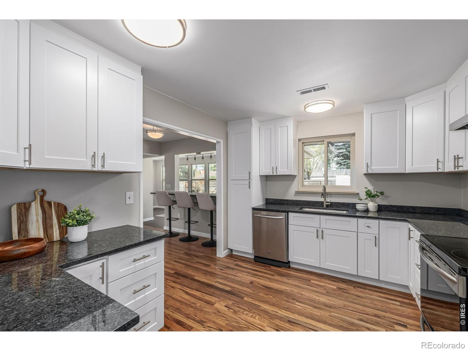 MLS Image #12 for 2540 s jasmine street,denver, Colorado
