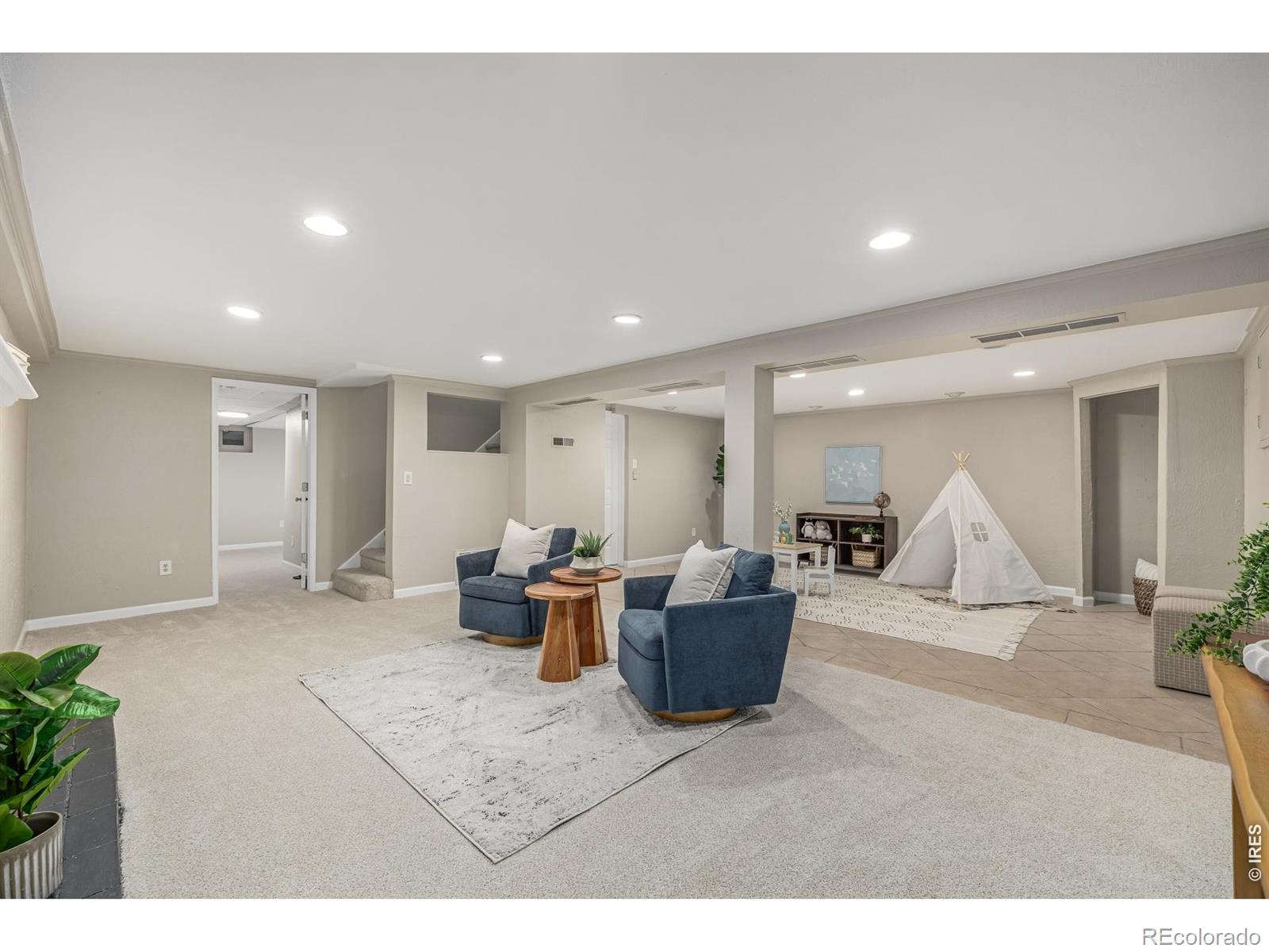 MLS Image #21 for 2540 s jasmine street,denver, Colorado