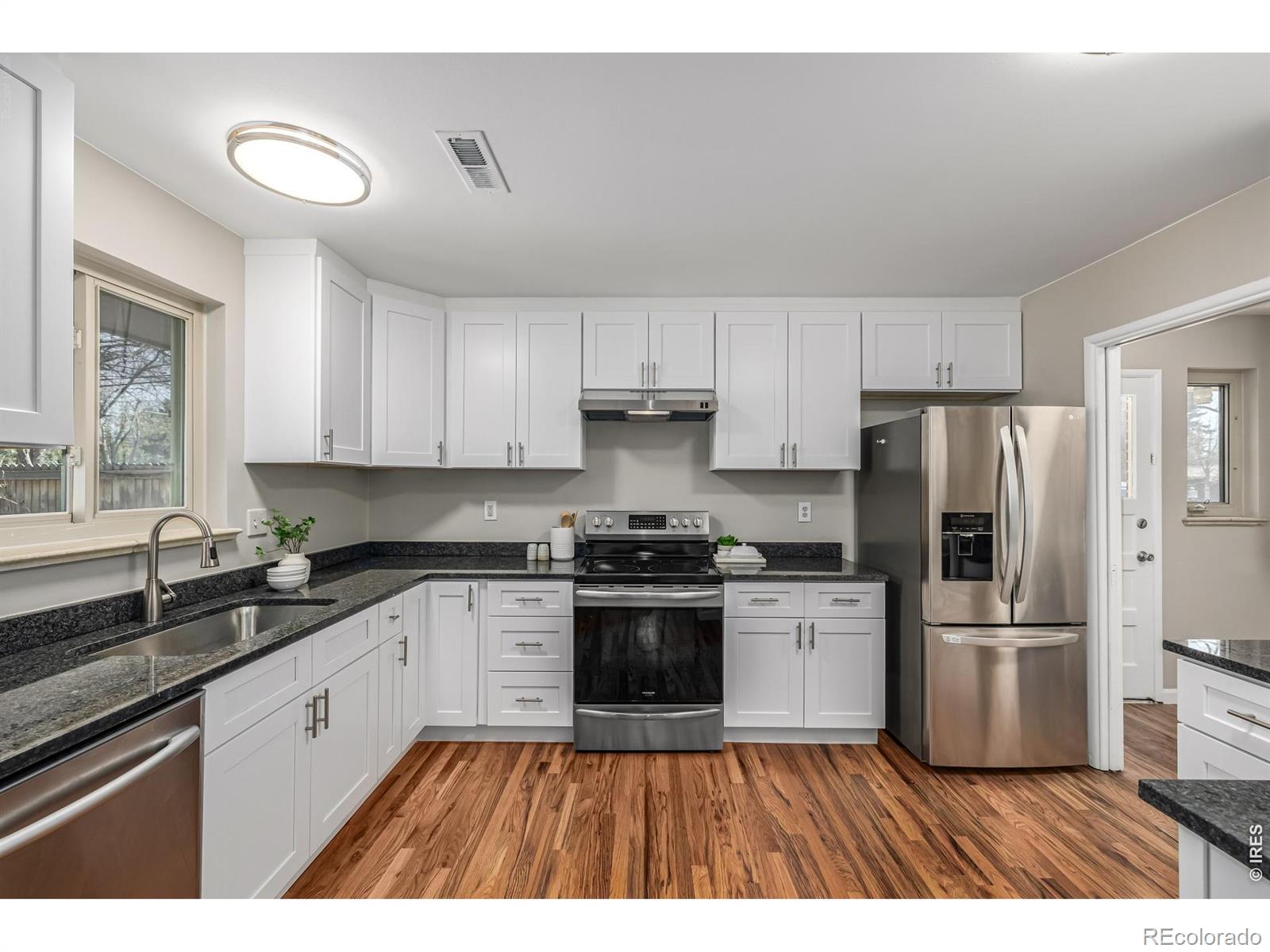 MLS Image #9 for 2540 s jasmine street,denver, Colorado