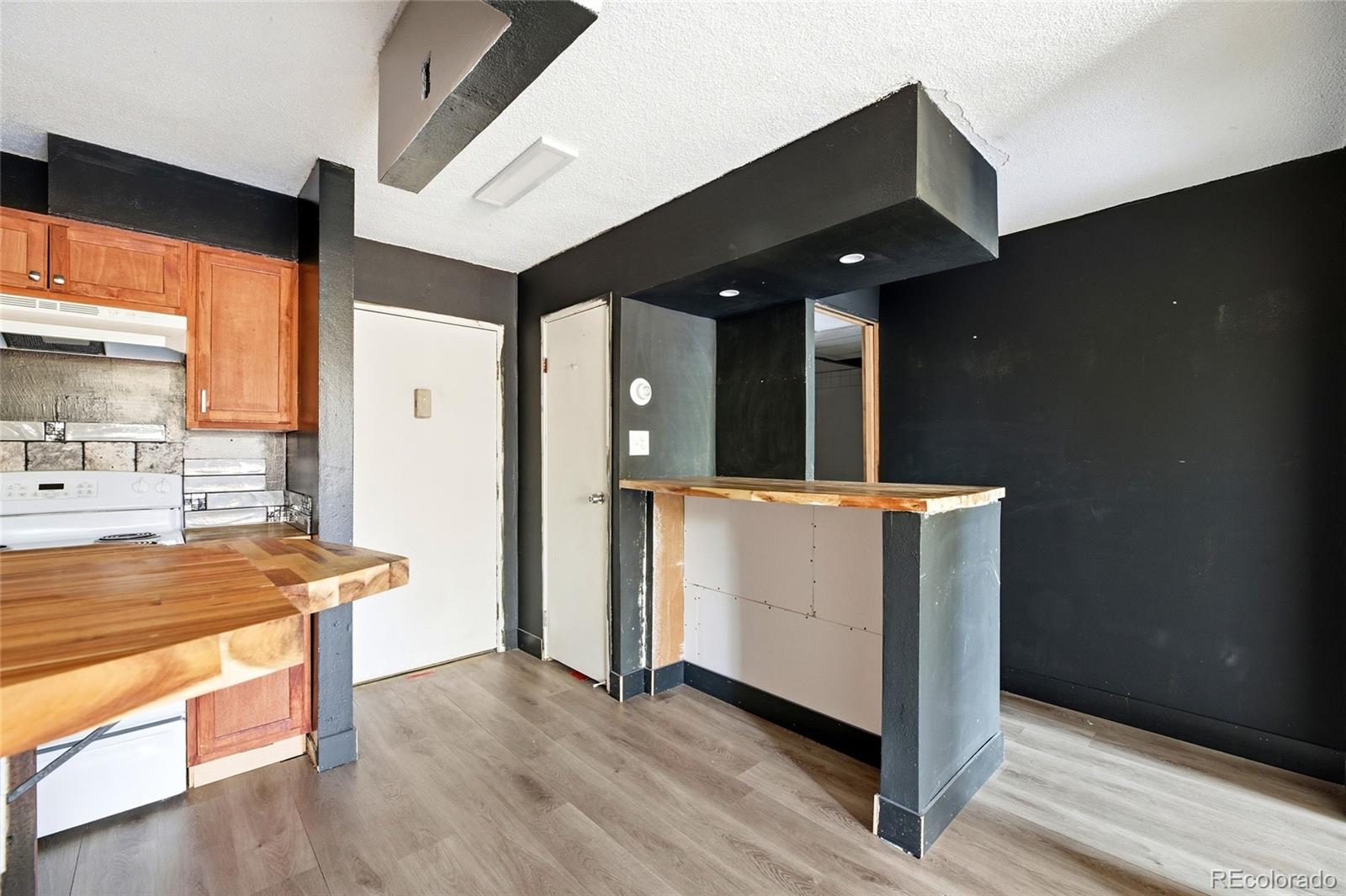 MLS Image #5 for 2231 s vaughn way,aurora, Colorado