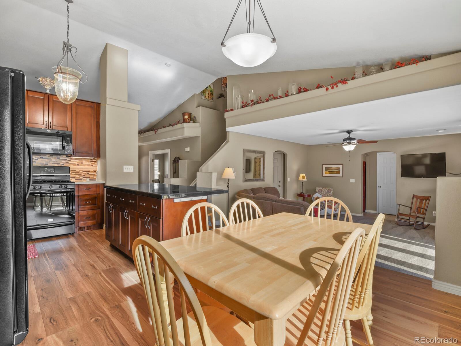 MLS Image #10 for 19408 e 40th place,denver, Colorado
