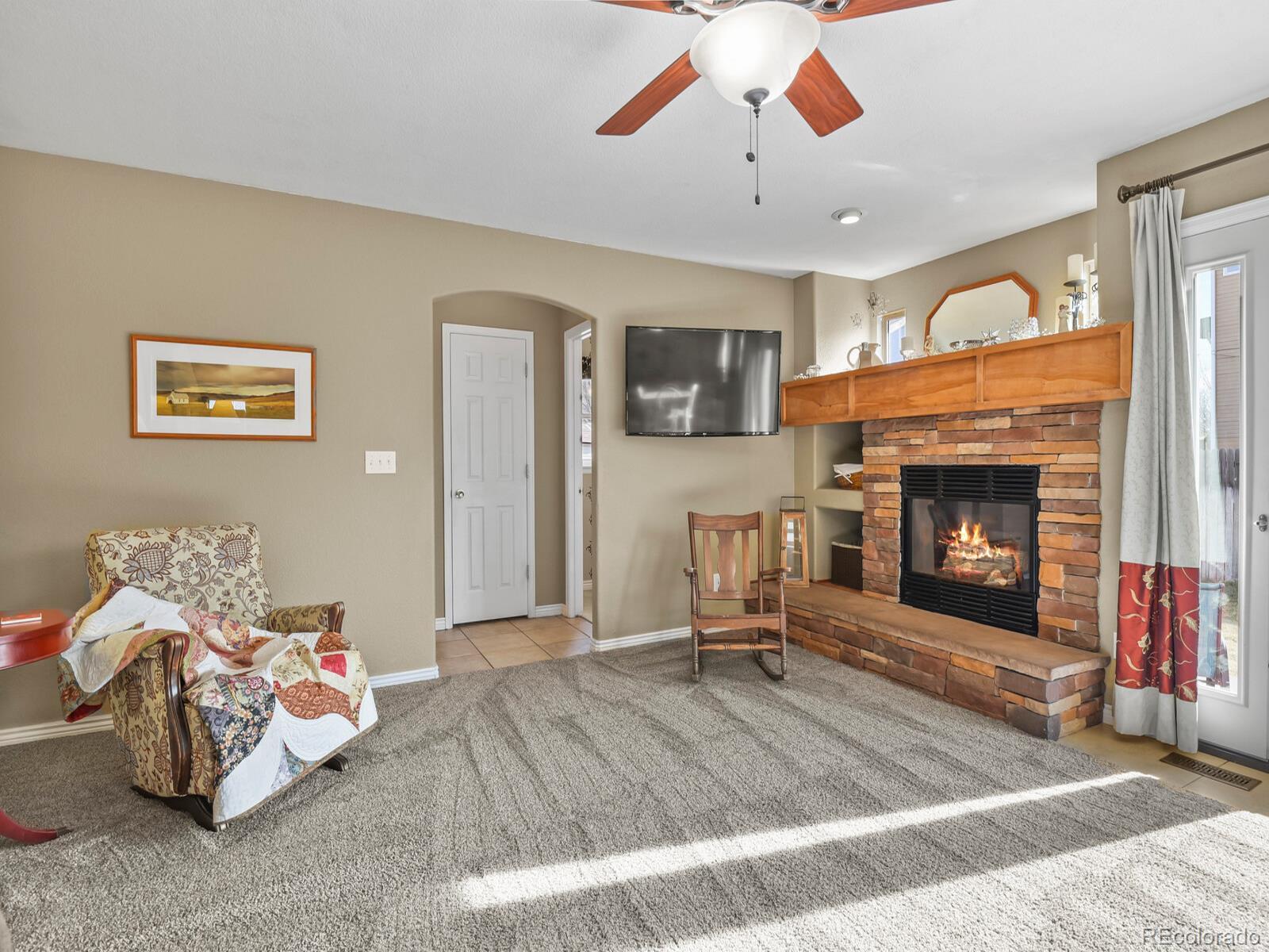 MLS Image #14 for 19408 e 40th place,denver, Colorado