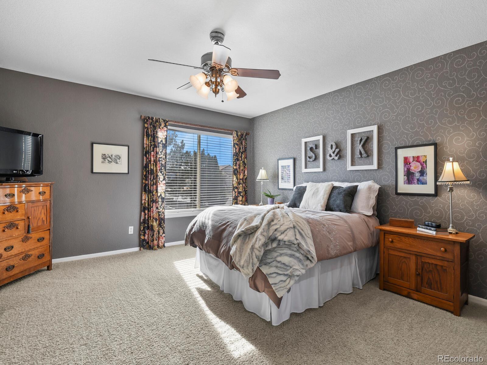 MLS Image #16 for 19408 e 40th place,denver, Colorado