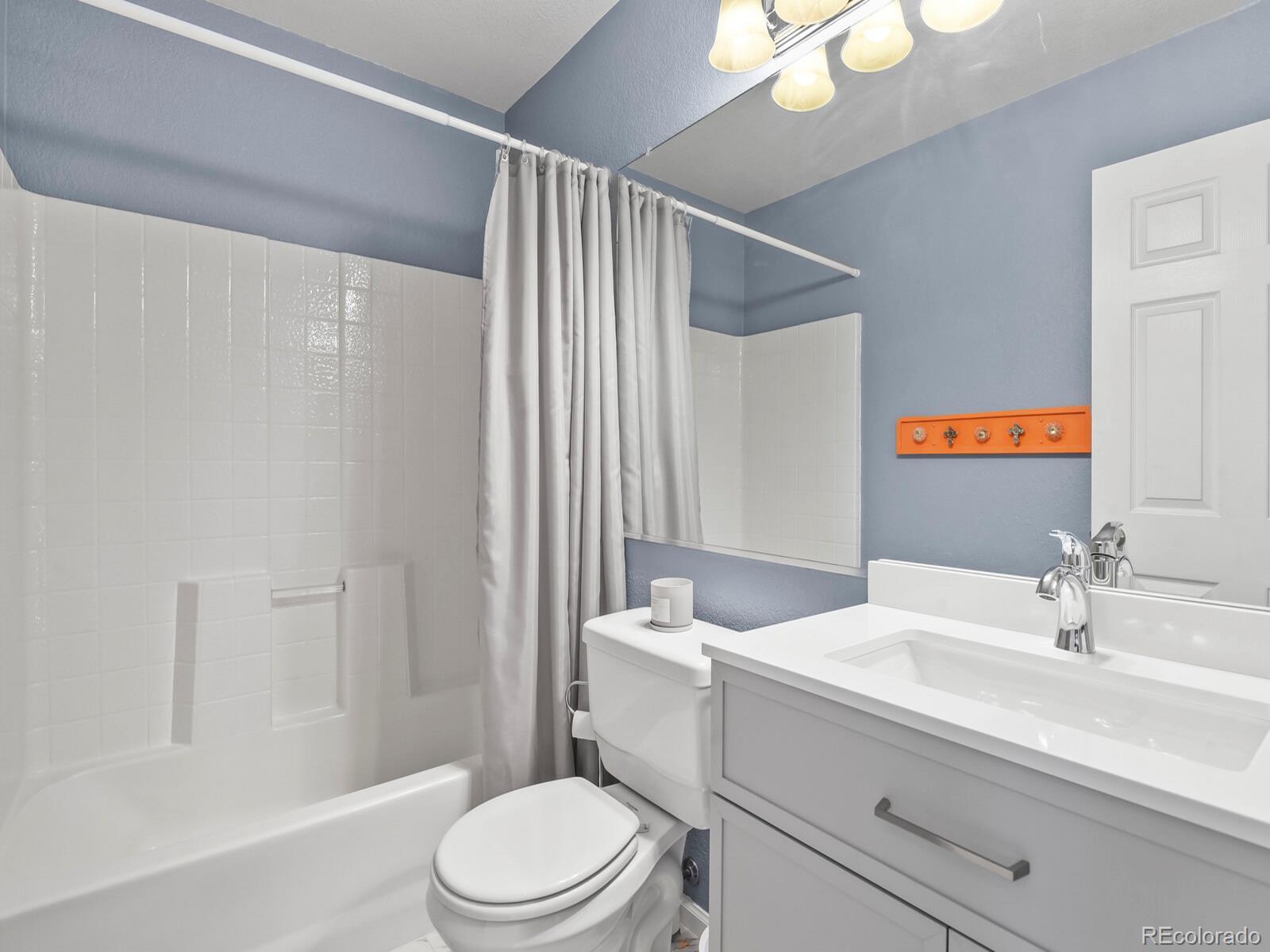 MLS Image #20 for 19408 e 40th place,denver, Colorado