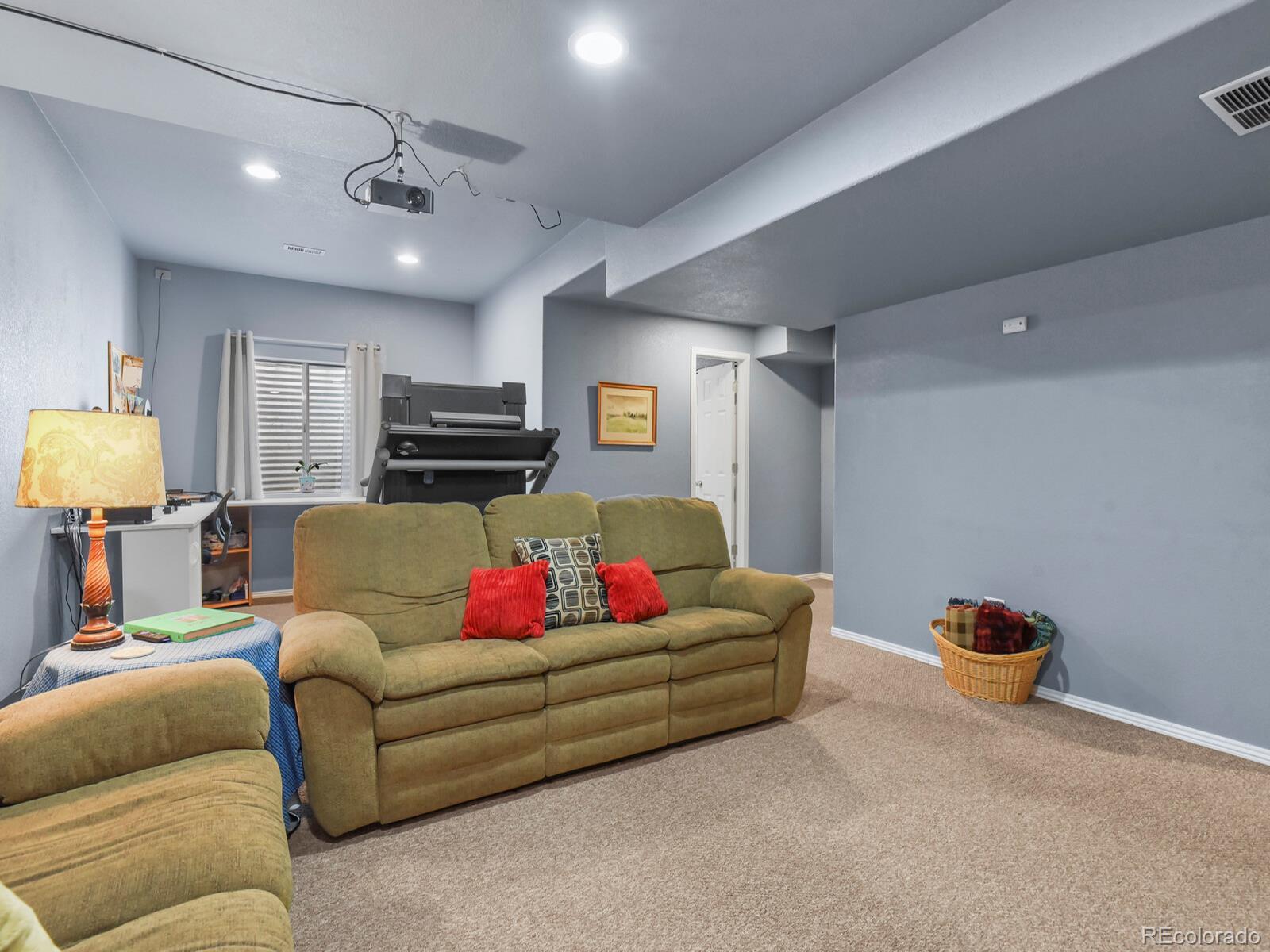 MLS Image #25 for 19408 e 40th place,denver, Colorado