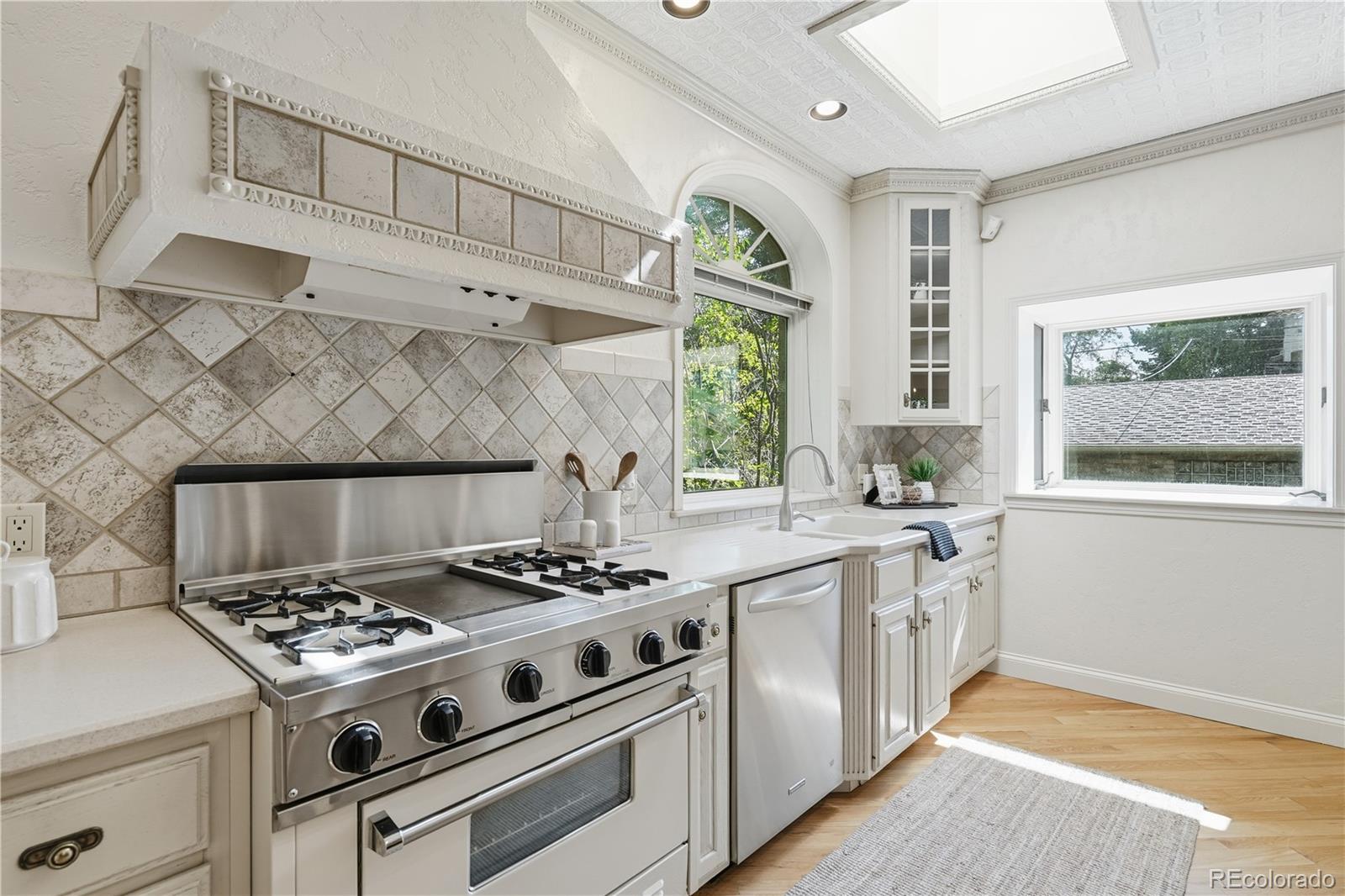MLS Image #17 for 2390  forest street,denver, Colorado