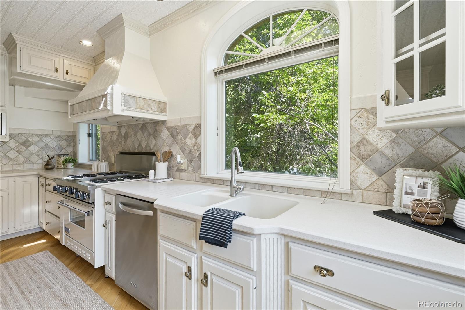 MLS Image #19 for 2390  forest street,denver, Colorado