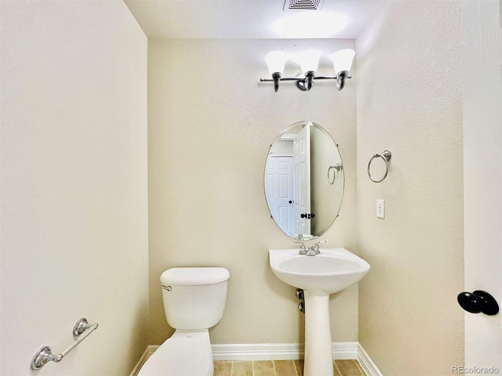 MLS Image #16 for 2244 e 101st avenue,denver, Colorado