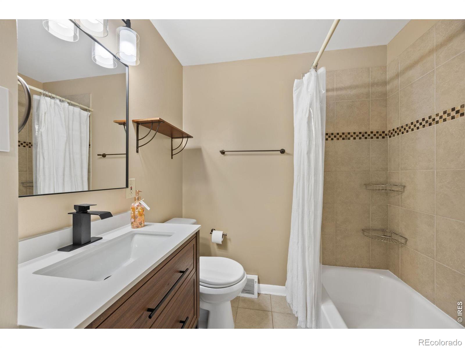 MLS Image #19 for 2631 s newton street,denver, Colorado