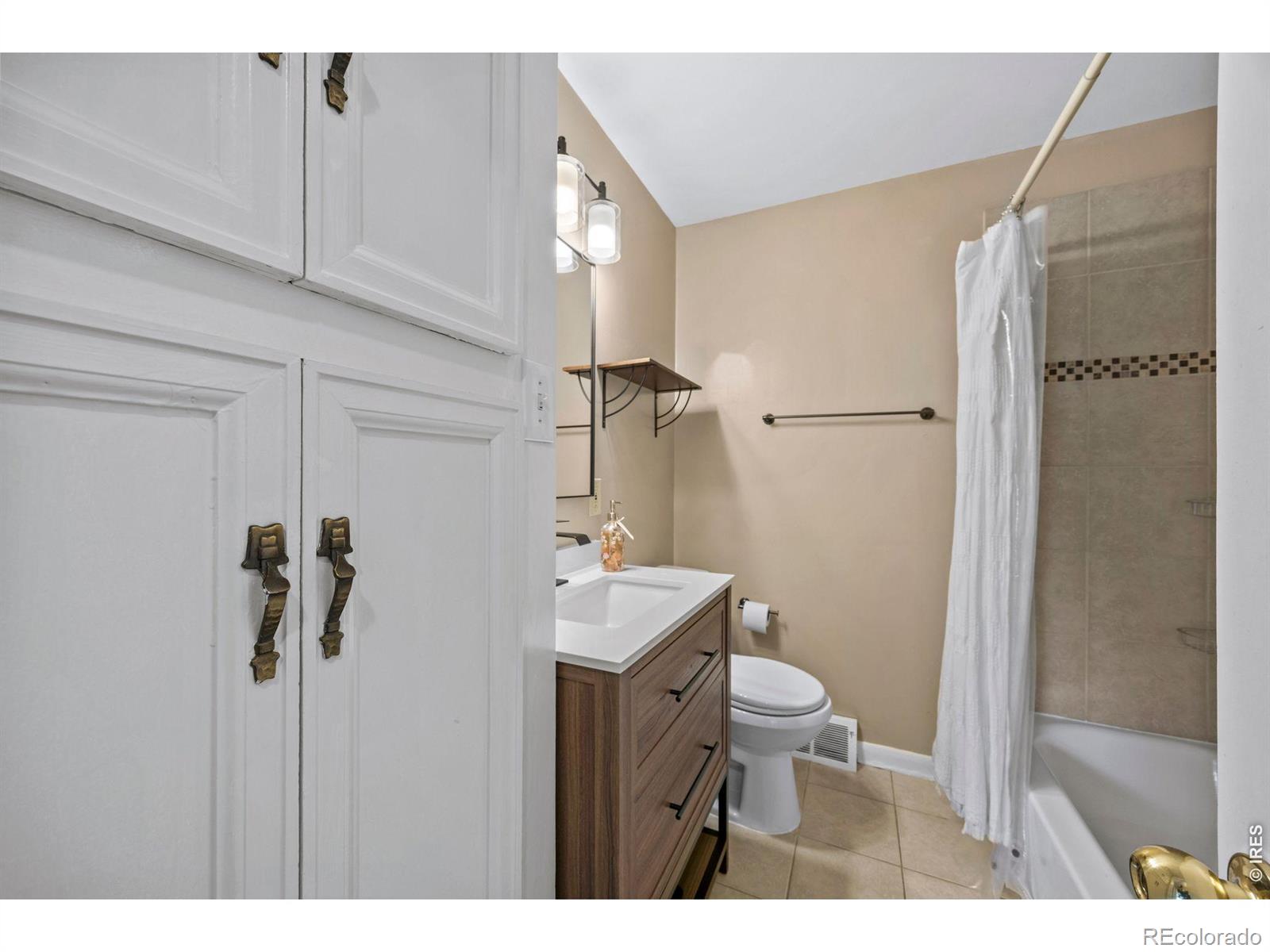 MLS Image #20 for 2631 s newton street,denver, Colorado