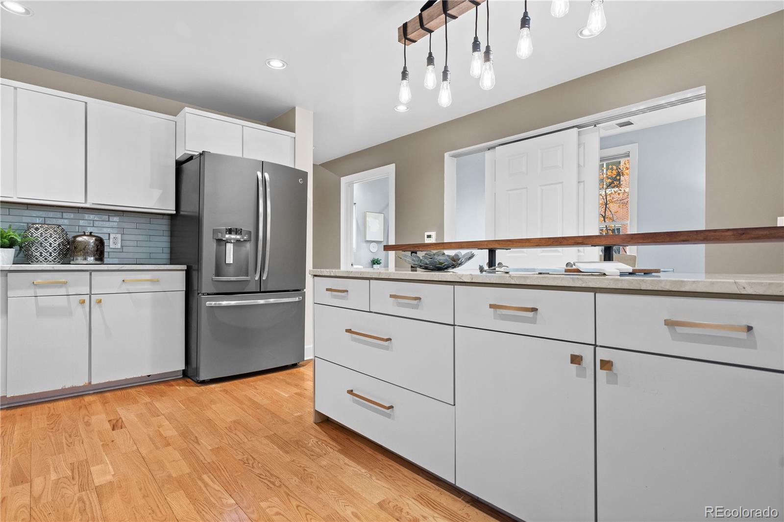 MLS Image #19 for 1630 n clarkson street,denver, Colorado
