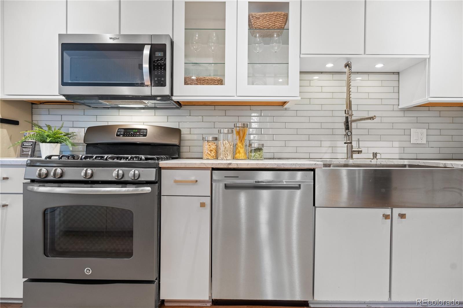 MLS Image #20 for 1630 n clarkson street,denver, Colorado