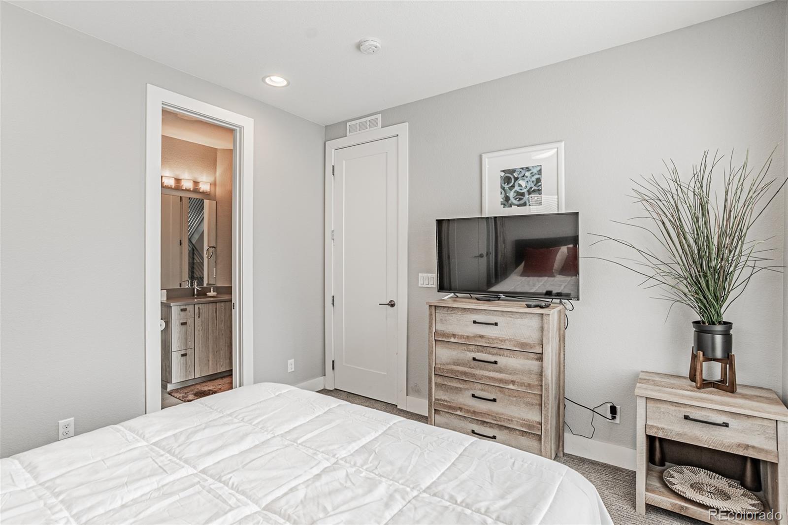 MLS Image #22 for 1323  elati street 6,denver, Colorado