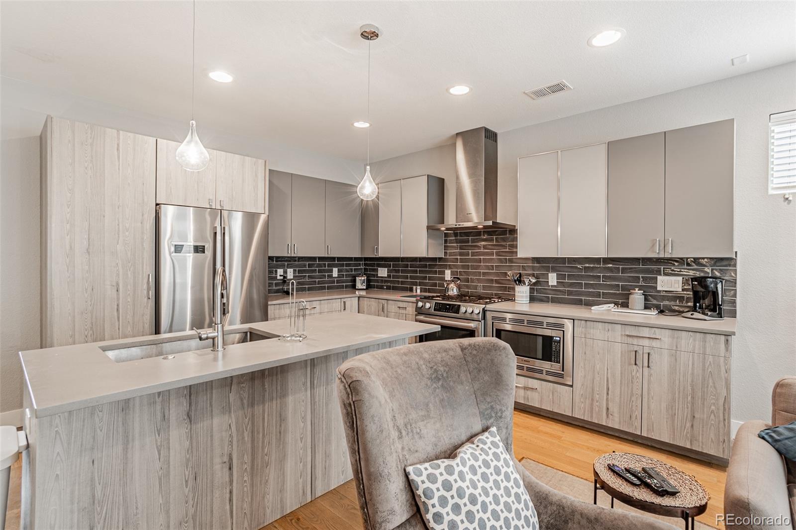MLS Image #6 for 1323  elati street 6,denver, Colorado