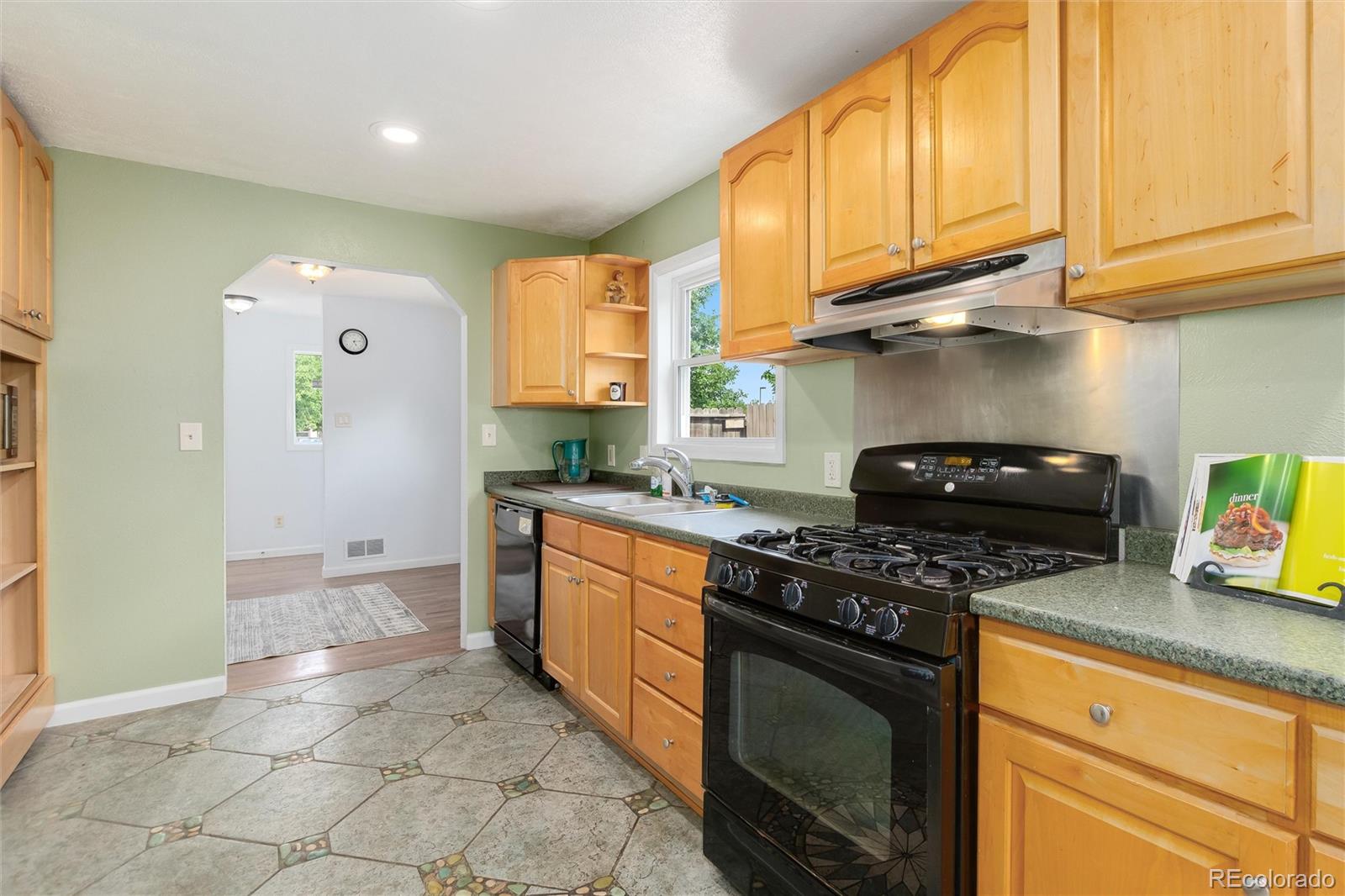MLS Image #11 for 3481 s elm street,denver, Colorado