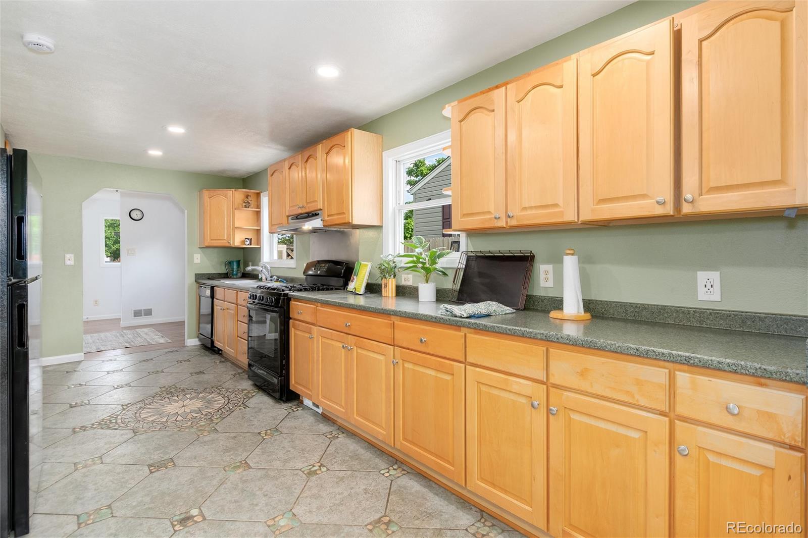 MLS Image #13 for 3481 s elm street,denver, Colorado