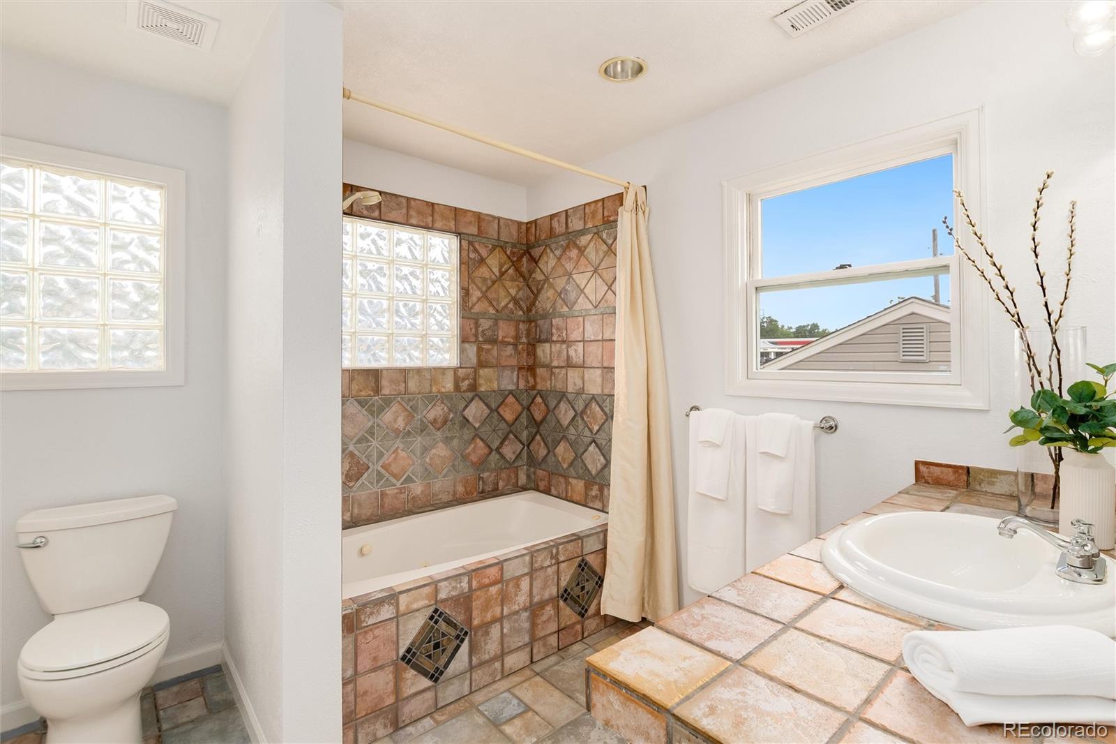 MLS Image #26 for 3481 s elm street,denver, Colorado