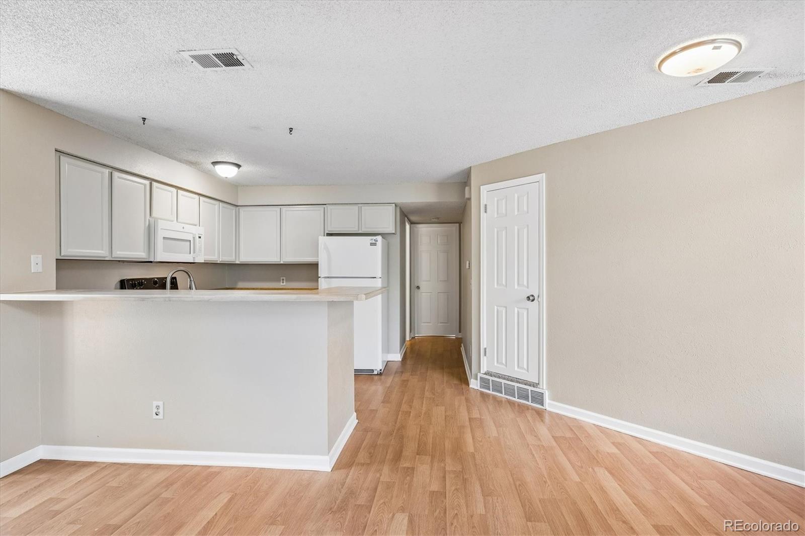 MLS Image #6 for 13843 e lehigh avenue,aurora, Colorado
