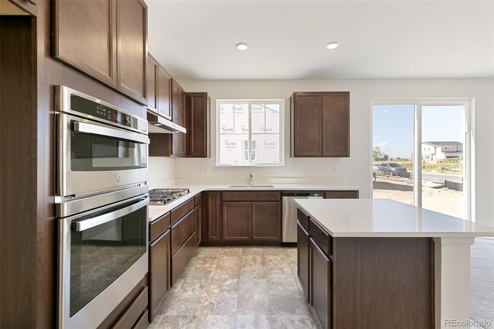 MLS Image #12 for 20474 e 57th avenue,aurora, Colorado