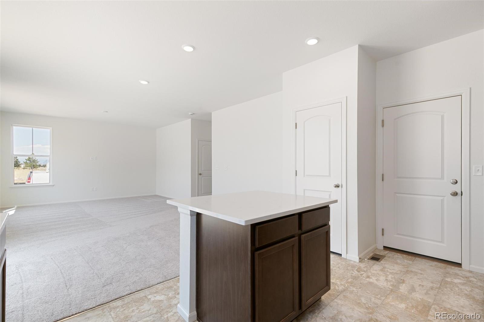 MLS Image #13 for 20474 e 57th avenue,aurora, Colorado