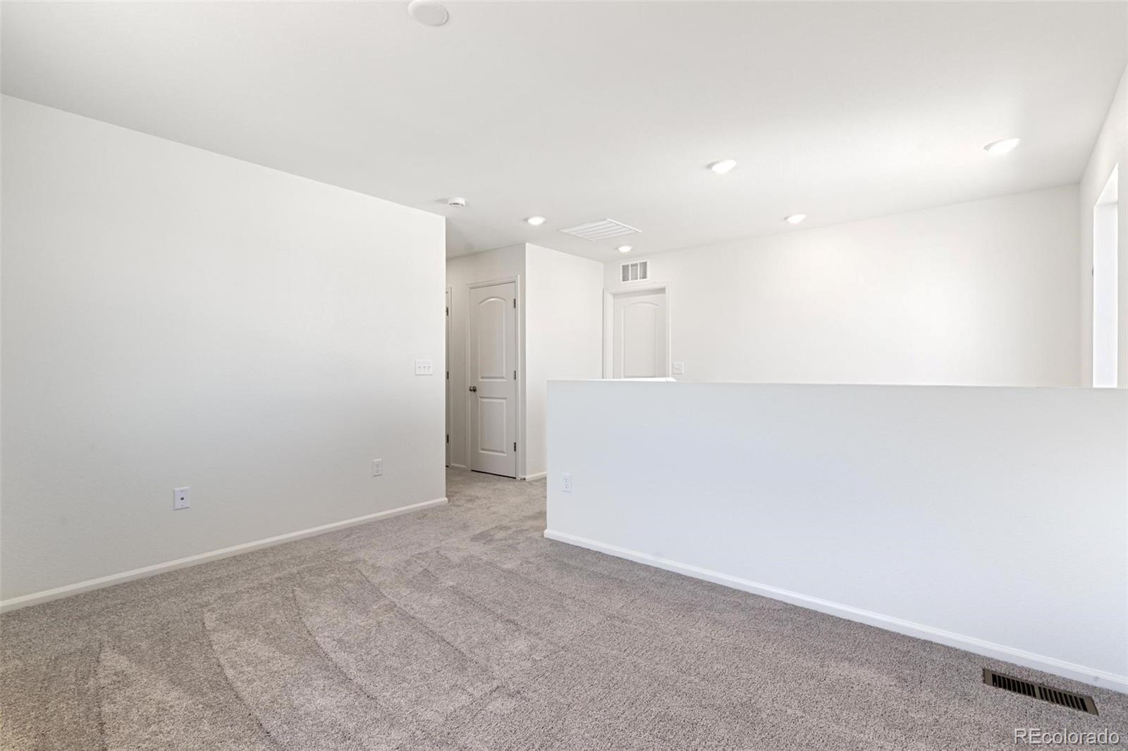 MLS Image #17 for 20474 e 57th avenue,aurora, Colorado