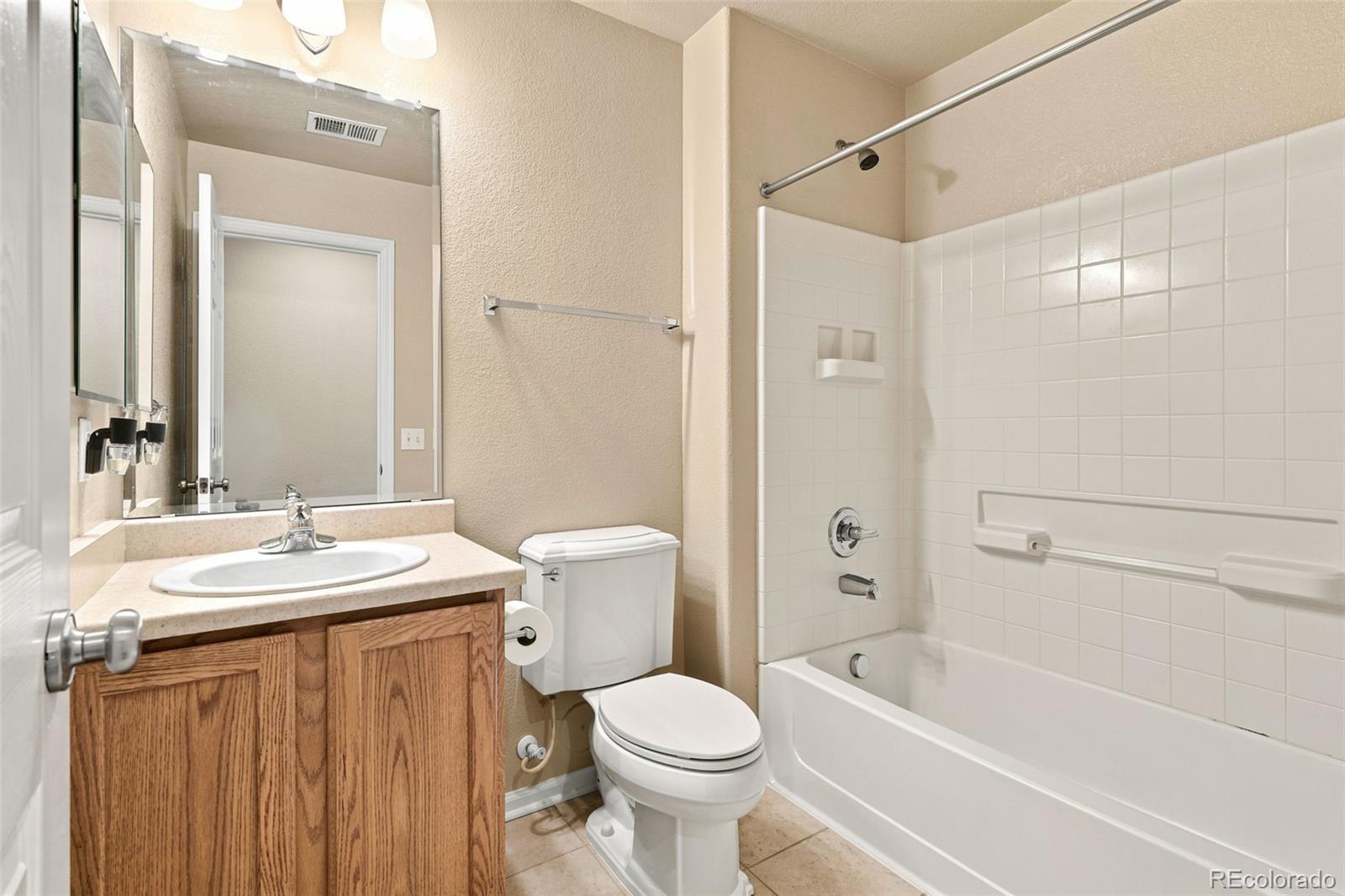 MLS Image #17 for 5526  lewiston street,denver, Colorado