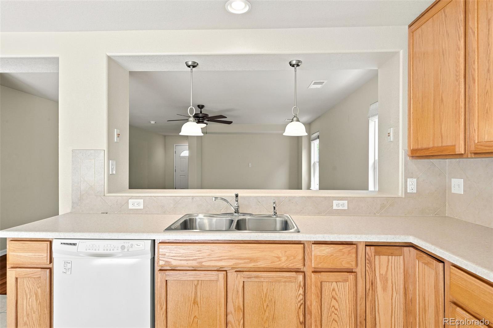 MLS Image #28 for 5526  lewiston street,denver, Colorado