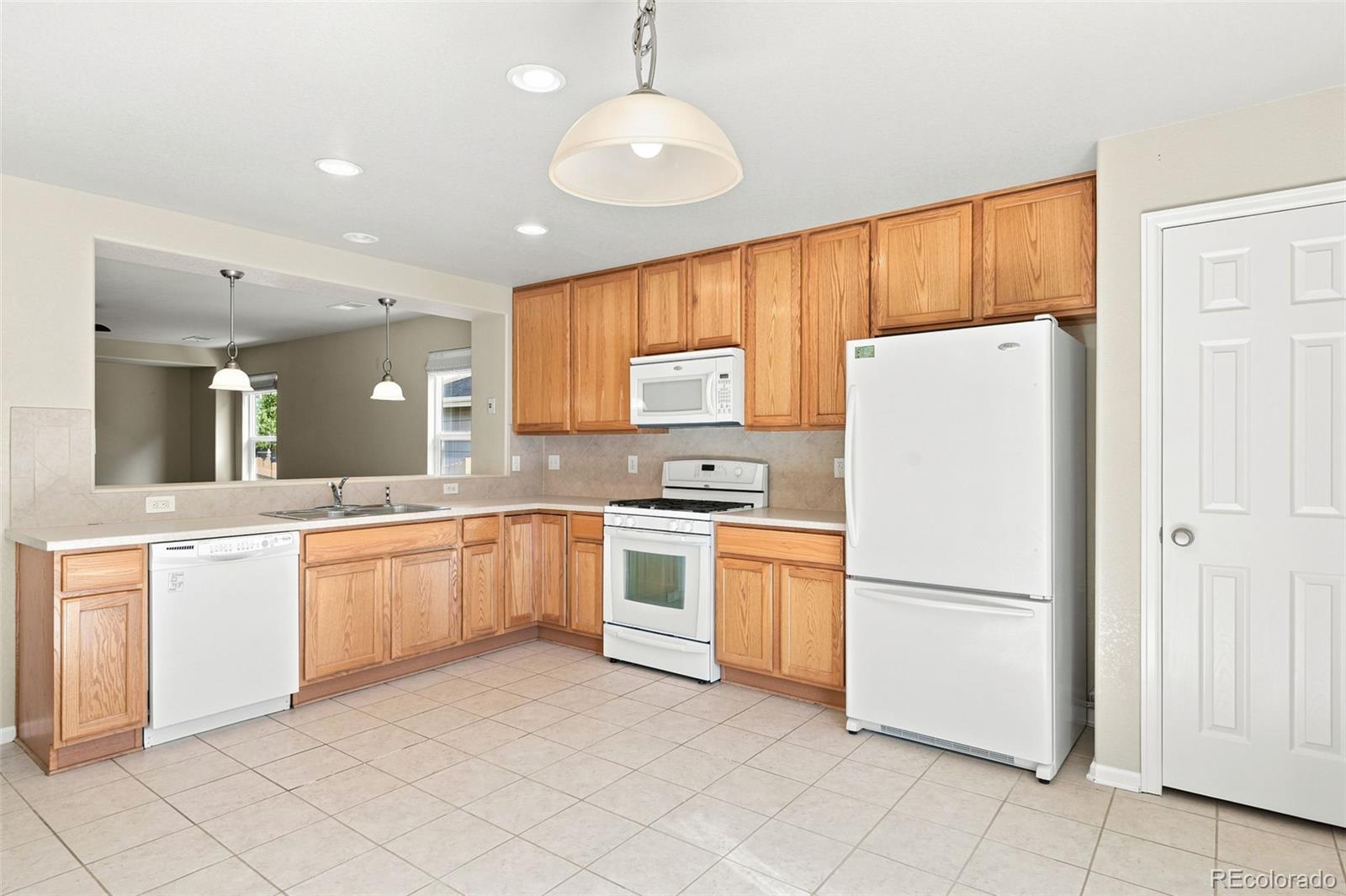 MLS Image #4 for 5526  lewiston street,denver, Colorado