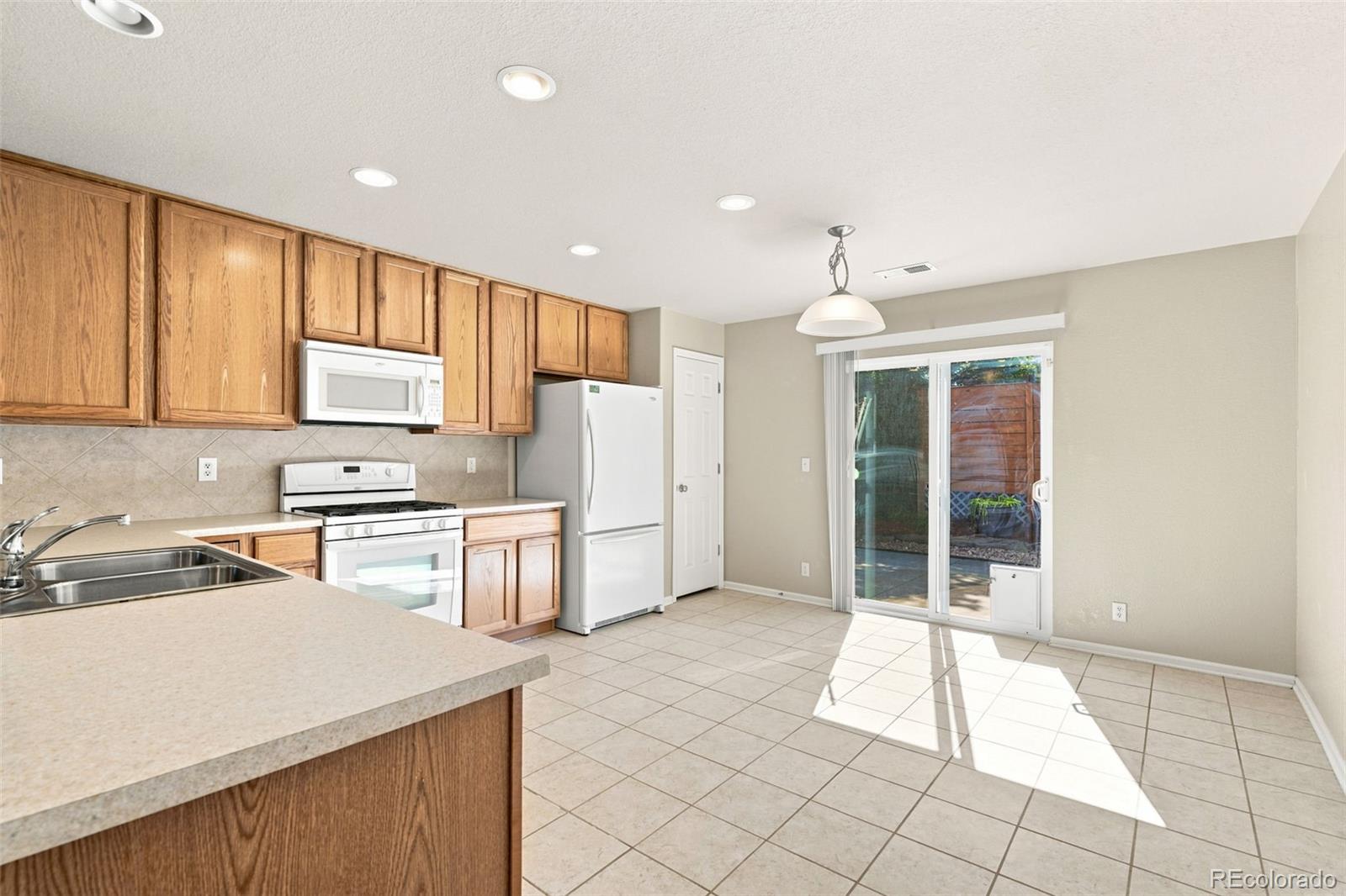 MLS Image #5 for 5526  lewiston street,denver, Colorado