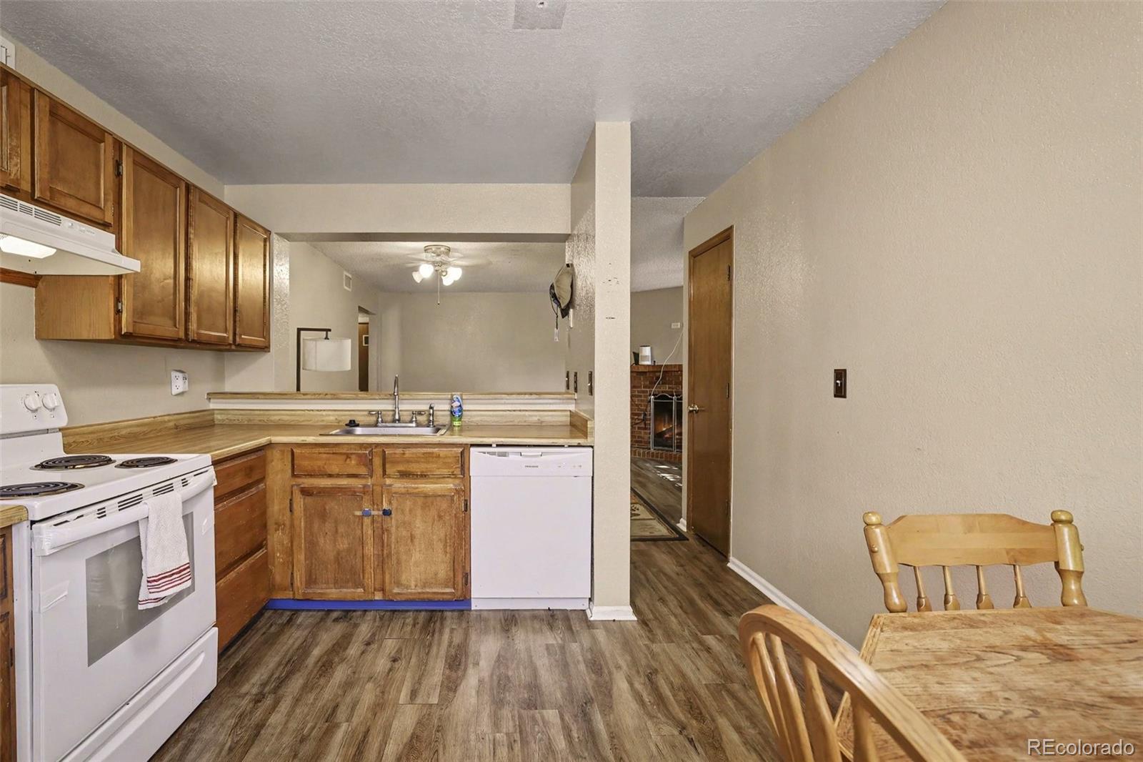 MLS Image #10 for 999 s miller street,denver, Colorado