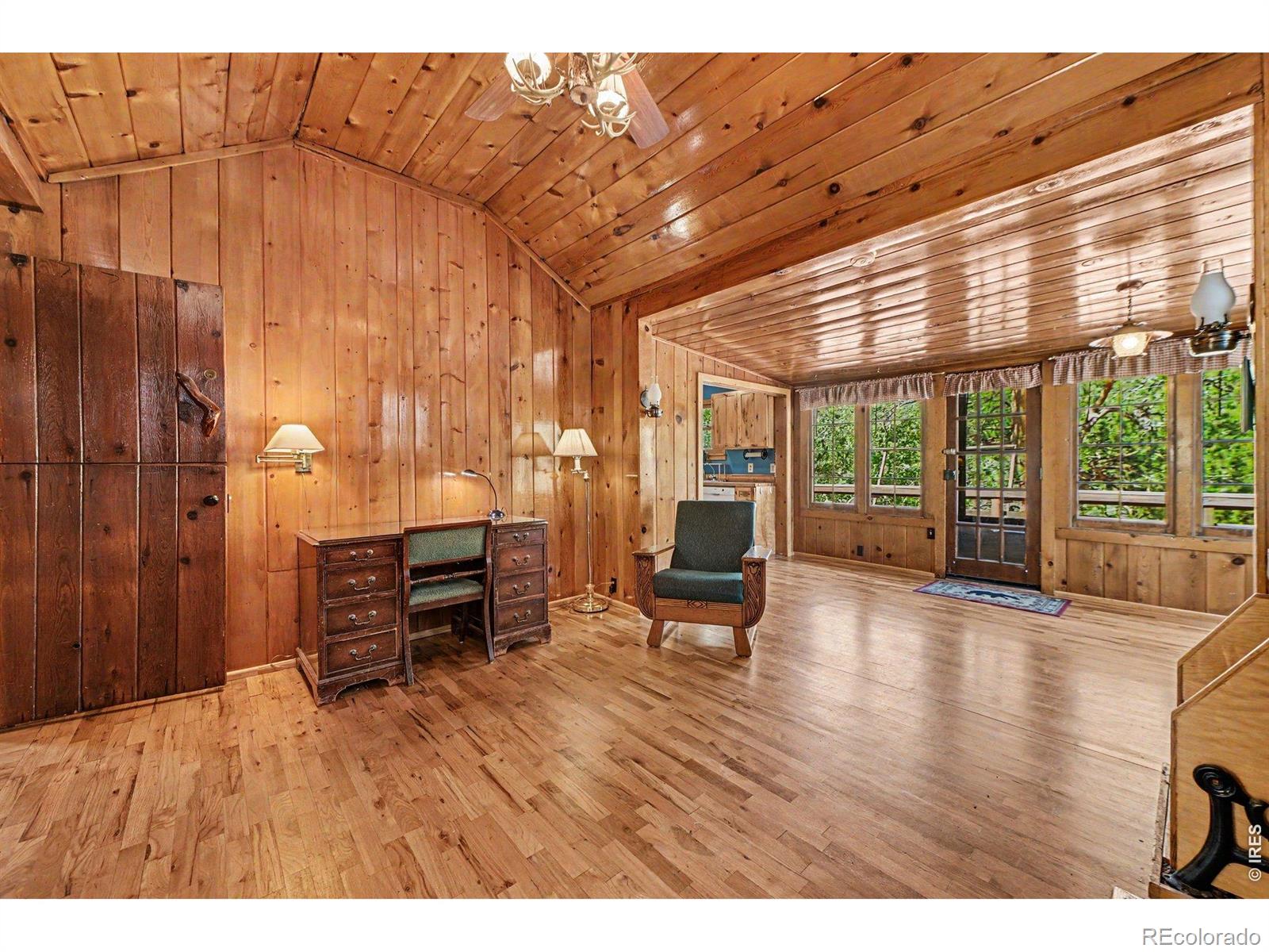 MLS Image #6 for 19  pipers canyon rd road,glen haven, Colorado