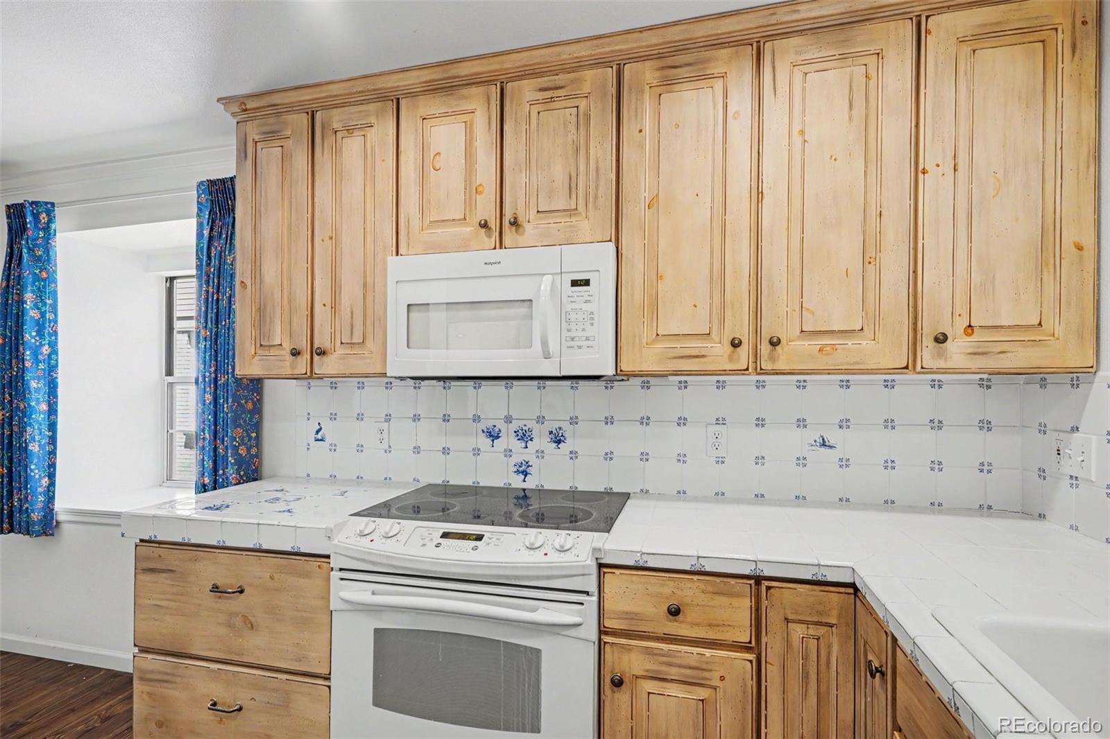 MLS Image #11 for 6130 e briarwood circle,englewood, Colorado