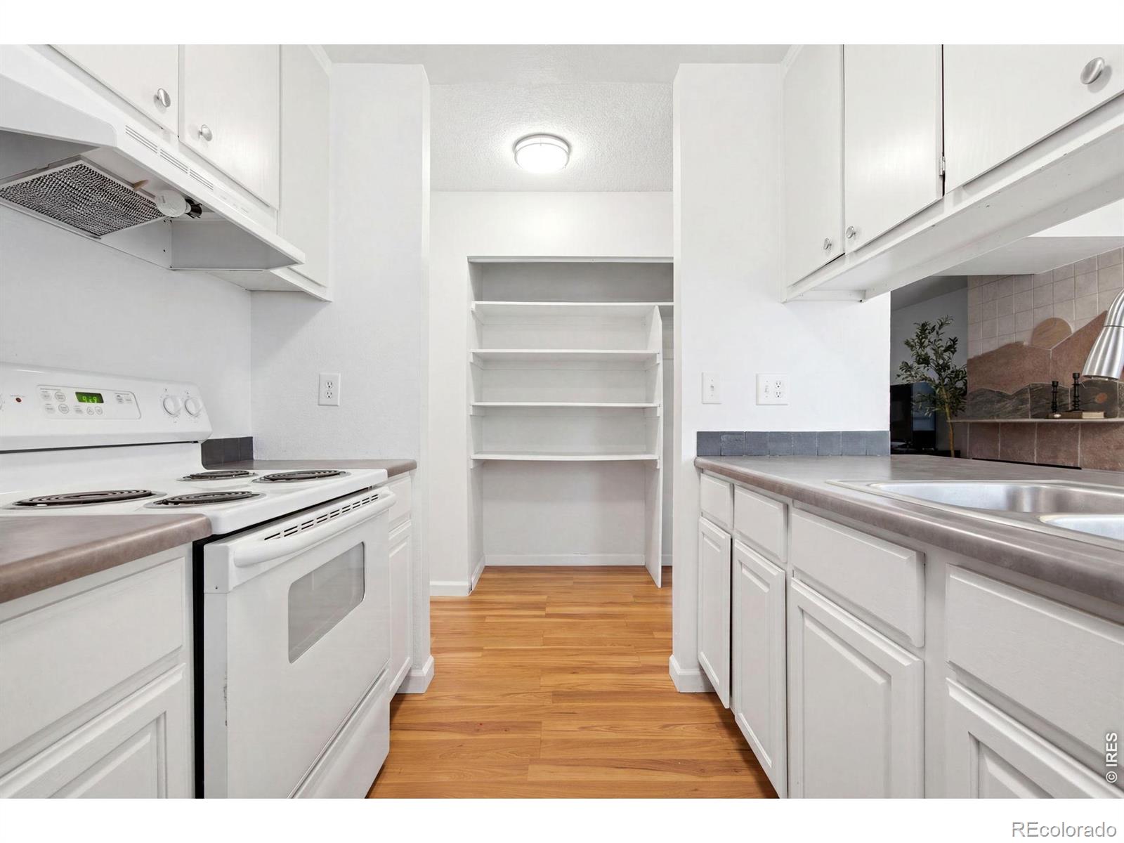 MLS Image #10 for 3747 s granby way,aurora, Colorado