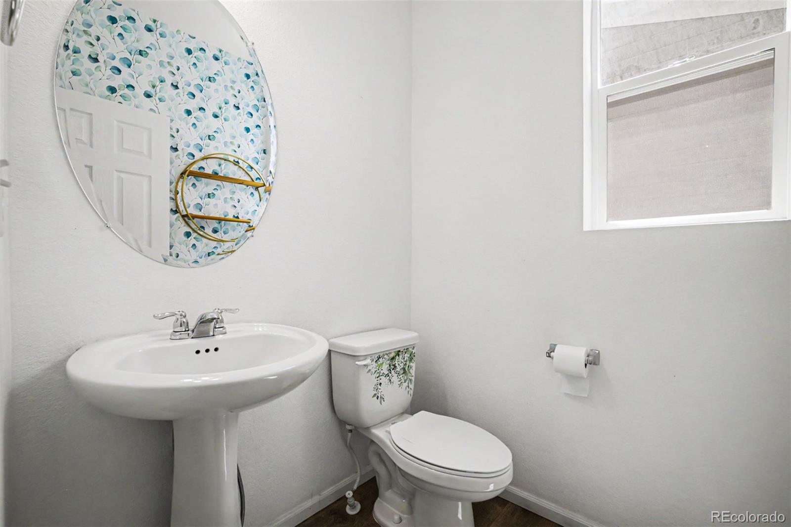 MLS Image #16 for 6532 n cathay street,denver, Colorado