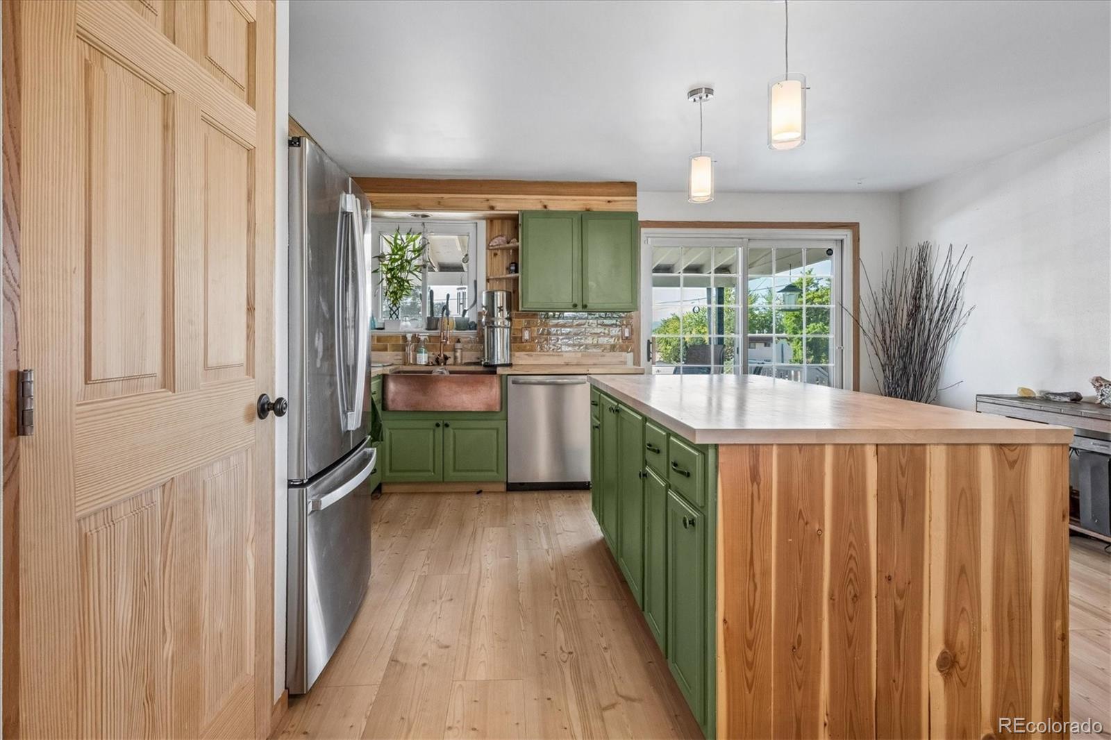 MLS Image #7 for 3550 w mountain road,englewood, Colorado