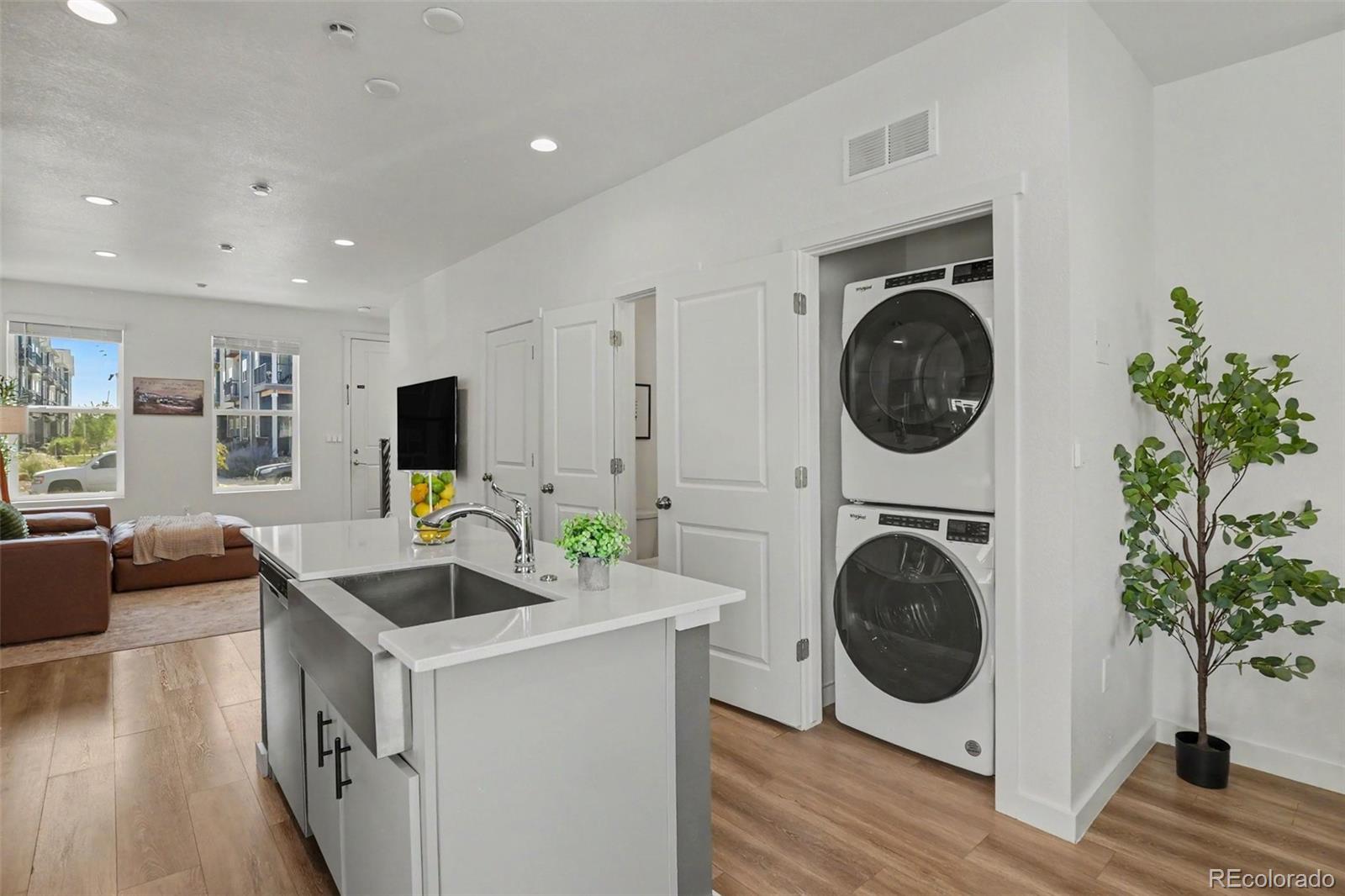 MLS Image #13 for 4979 n yampa street,denver, Colorado