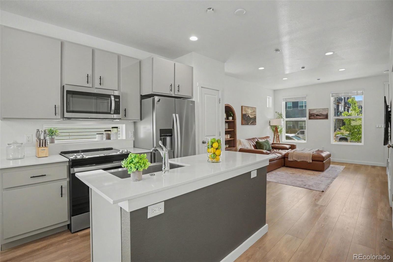 MLS Image #2 for 4979 n yampa street,denver, Colorado