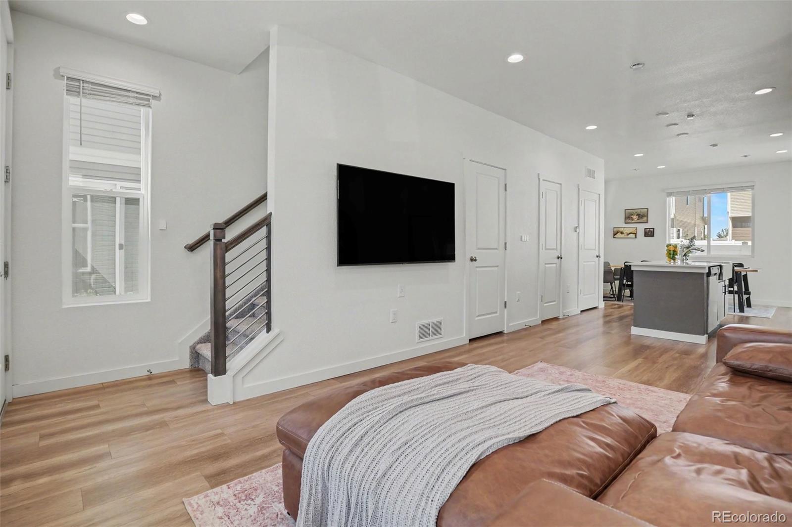MLS Image #4 for 4979 n yampa street,denver, Colorado