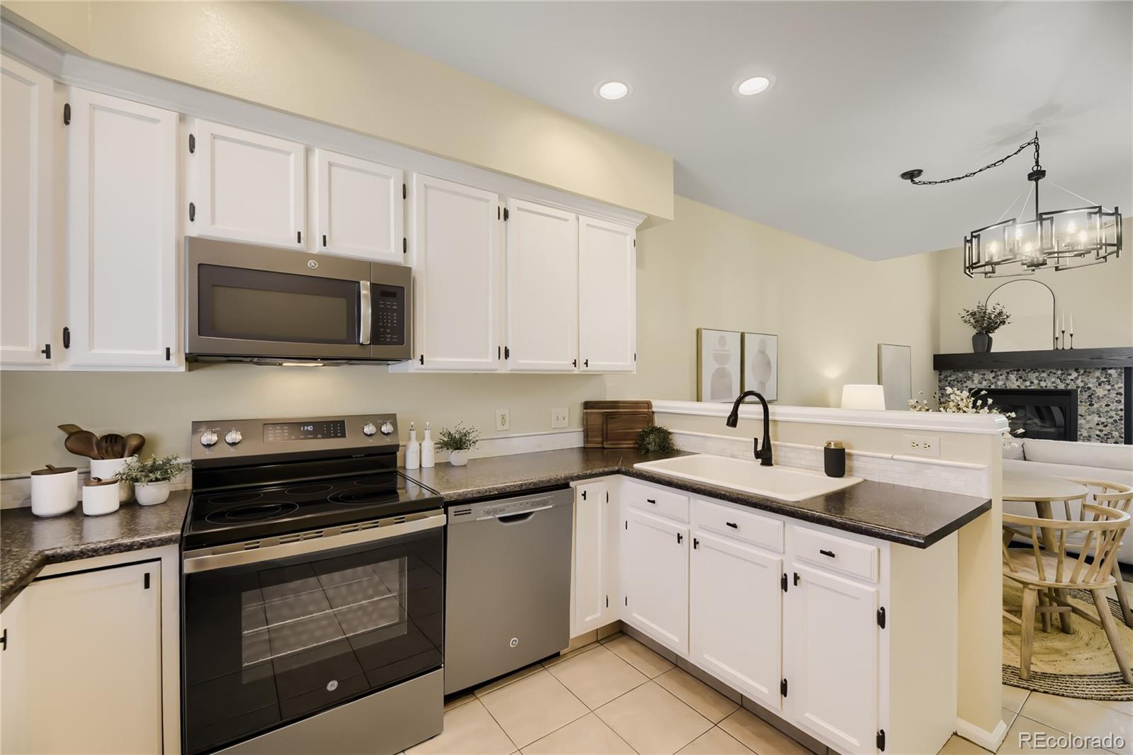 MLS Image #10 for 2902 w long circle,littleton, Colorado