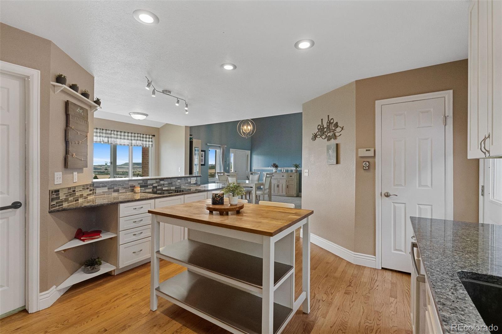 MLS Image #12 for 2510  valley park drive,larkspur, Colorado