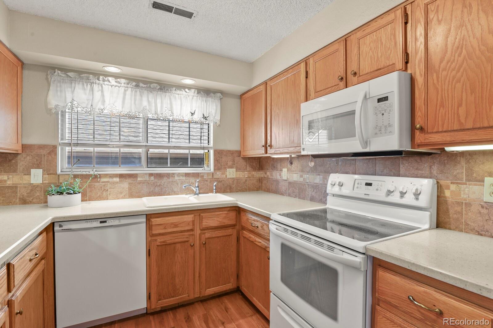 MLS Image #9 for 3471 s ammons street 12-2,denver, Colorado