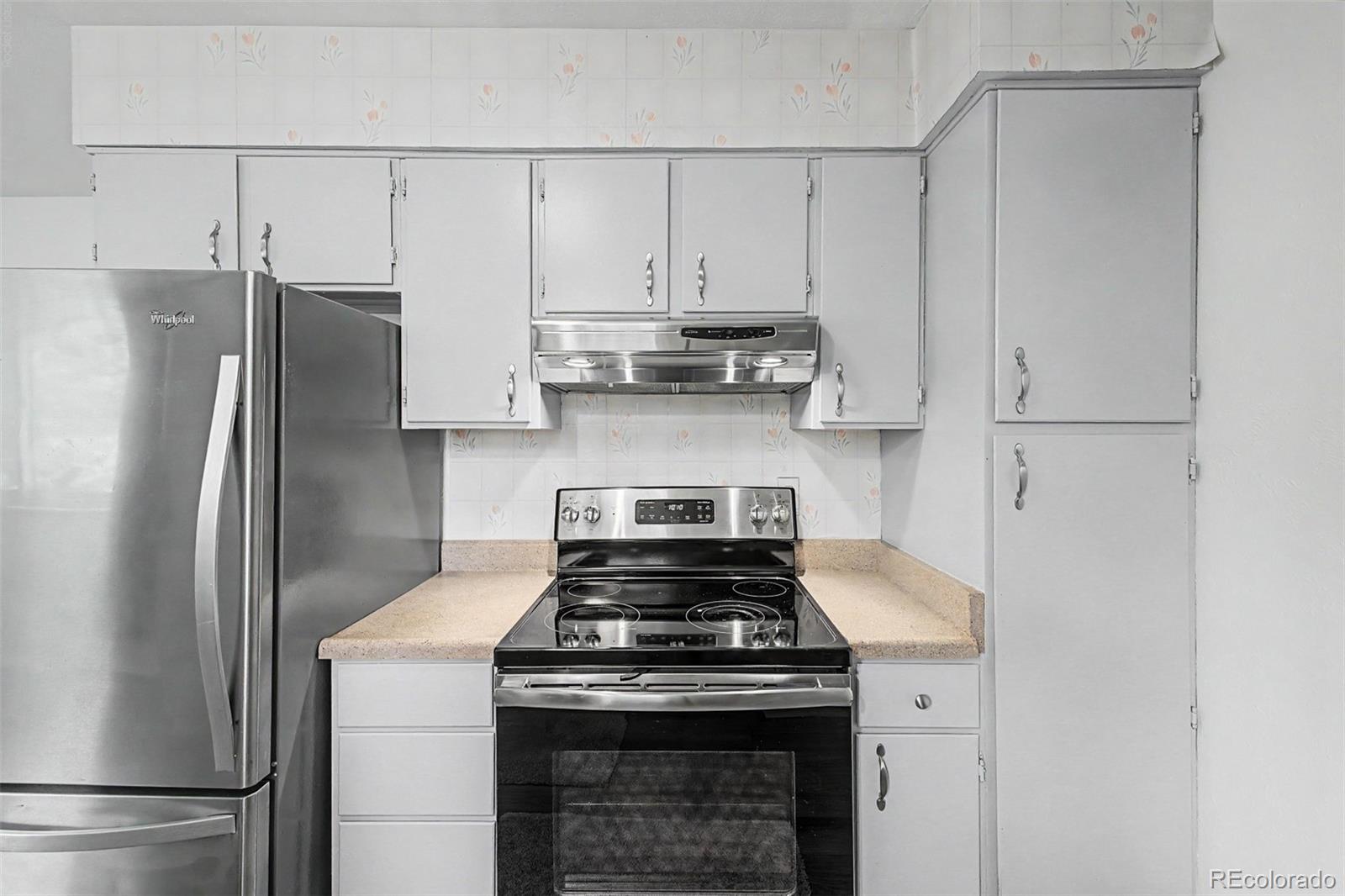 MLS Image #10 for 8822 w 79th avenue,arvada, Colorado