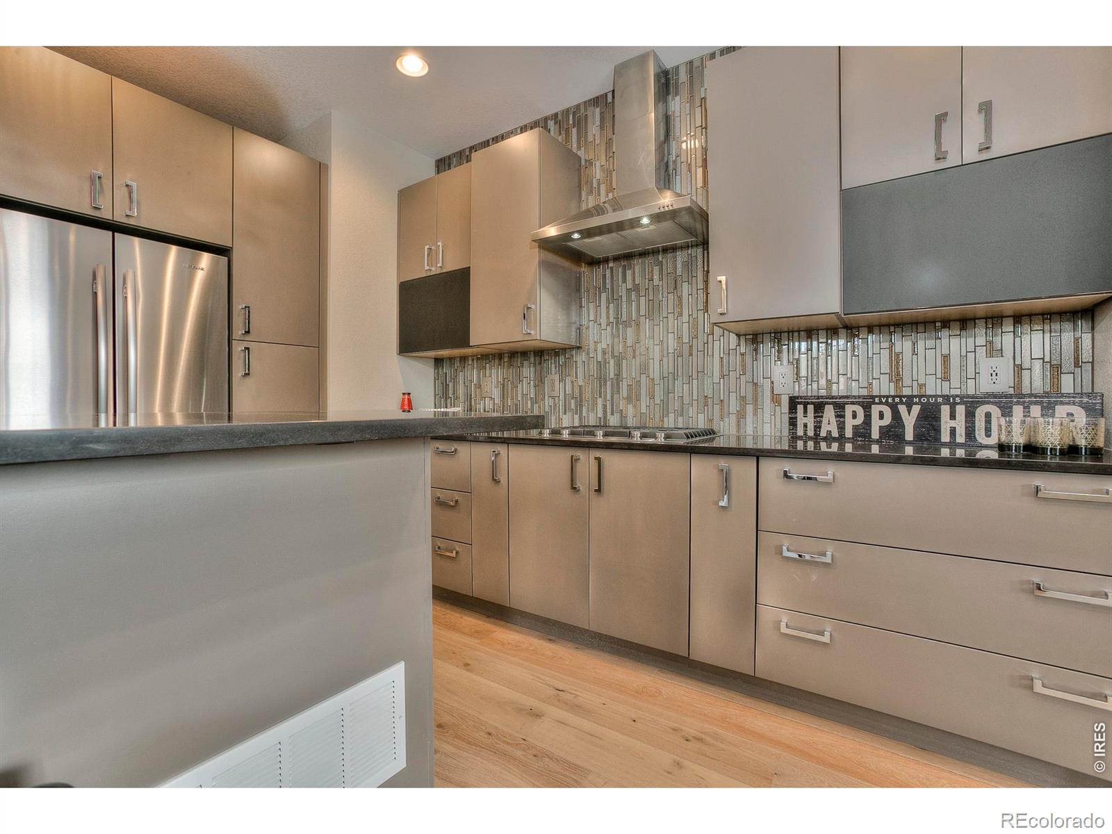 MLS Image #8 for 852 e stuart street,fort collins, Colorado
